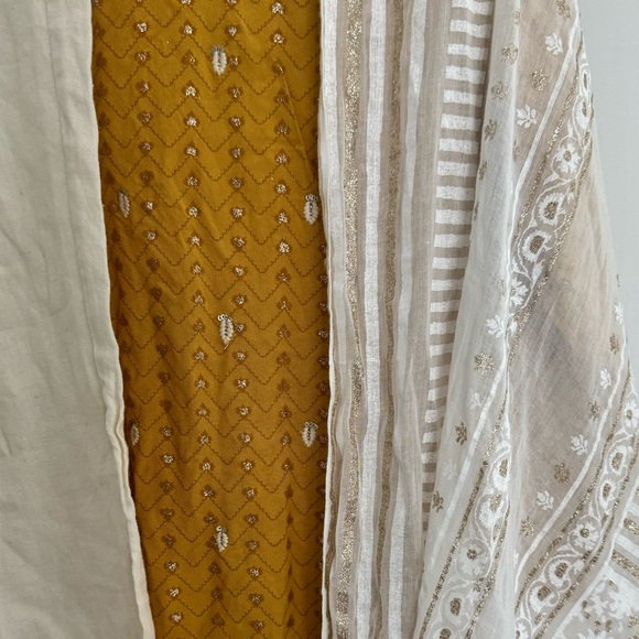 W festive embroidered Indian, Pakistani kurta set with dupatta - Picture 6 of 13